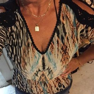 Guess Los Angeles animal print crochet open arm M